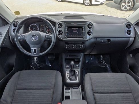 Used 2017 Volkswagen Tiguan Limited w/ Premium Package image 15