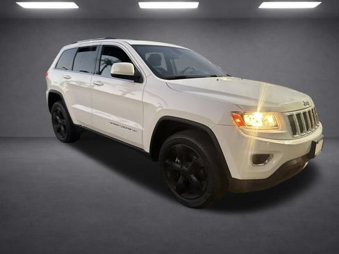 Used 2014 Jeep Grand Cherokee Laredo w/ Security & Convenience Group AWD/4WD image 8