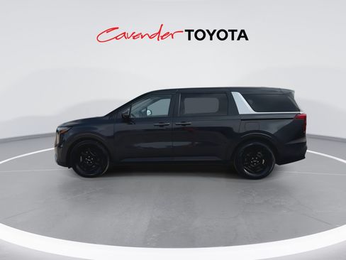 Used 2026 Kia Carnival FWD image 5