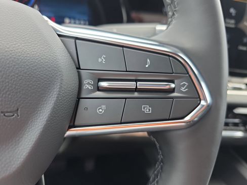 New 2026 Chevrolet Equinox LT w/ Convenience Package II FWD image 20