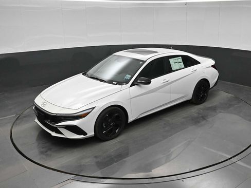 New 2026 Hyundai Elantra SEL Sport FWD image 29