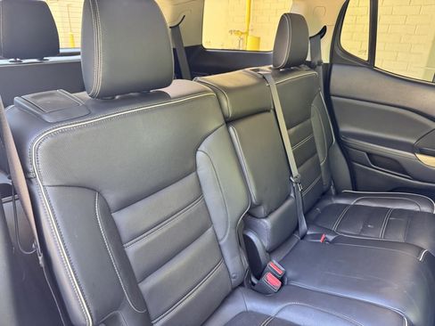 Used 2017 GMC Acadia Denali image 17