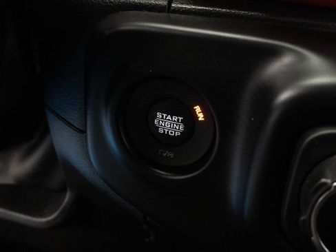 Used 2022 Jeep Wrangler Rubicon w/ Cold Weather Group AWD/4WD image 13