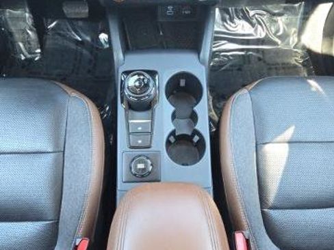 Used 2022 Ford Bronco Sport Outer Banks w/ Tech Package AWD/4WD image 38