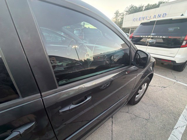 Used 2011 Dodge Grand Caravan Express FWD image 36