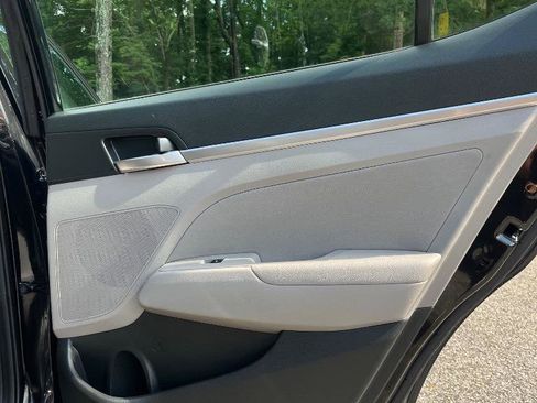 Used 2019 Hyundai Elantra SEL FWD image 31
