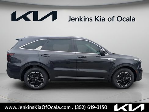 New 2026 Kia Sorento S FWD image 3