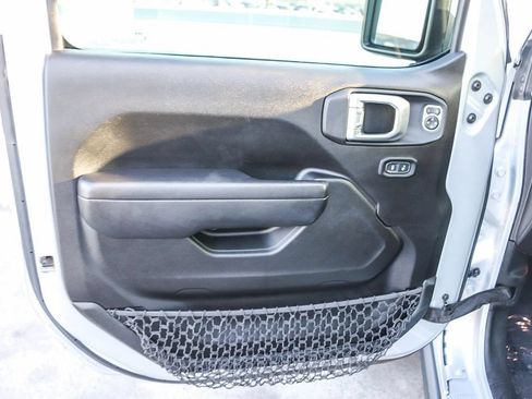 Used 2022 Jeep Gladiator Rubicon w/ Trailer Tow Package AWD/4WD image 24