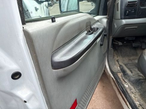 Used 2007 Ford F250 XL image 18