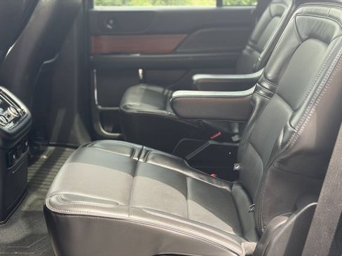 Used 2019 Lincoln Navigator Reserve w/ Cargo Package AWD/4WD image 15