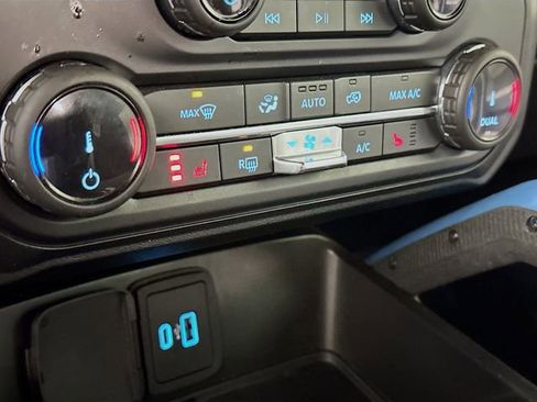 Used 2022 Ford Bronco Wildtrak image 16