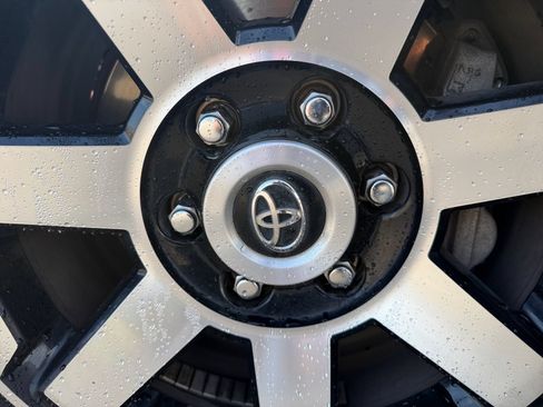 Used 2021 Toyota 4Runner TRD Off-Road AWD/4WD image 33