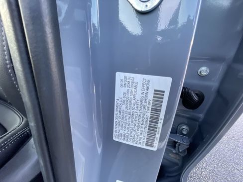 Used 2025 Honda Pilot Touring image 34