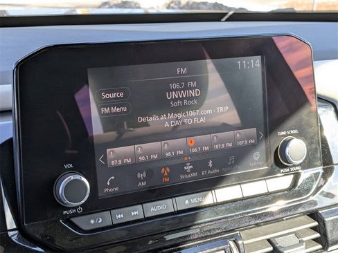 Used 2024 Nissan Pathfinder SV image 23