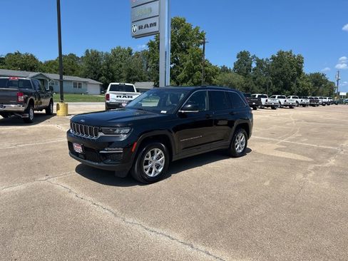 Used 2023 Jeep Grand Cherokee Limited image 1