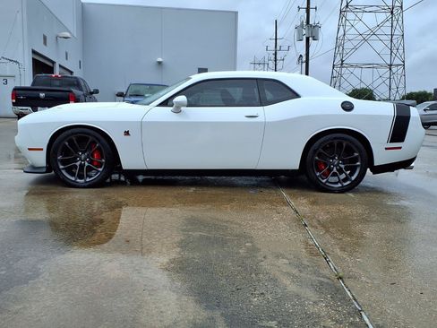 Used 2022 Dodge Challenger R/T Scat Pack w/ Plus Package RWD image 27