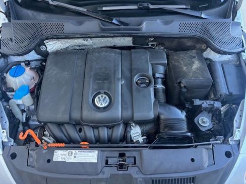 Used 2012 Volkswagen Beetle 2.5 image 9