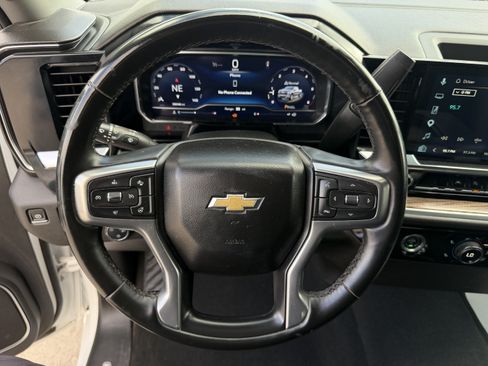Used 2024 Chevrolet Silverado 1500 LT RWD image 17