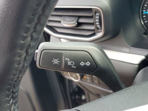 Certified 2024 Ford Explorer XLT w/ Equipment Group 202A AWD/4WD image 19