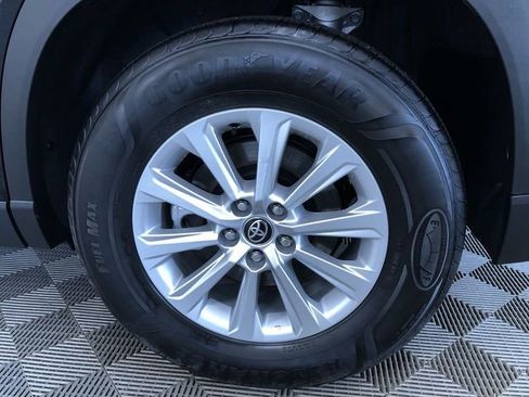 Certified 2025 Toyota Grand Highlander AWD image 18