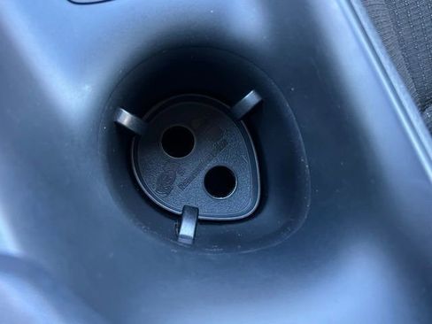 Used 2019 Toyota C-HR LE image 31