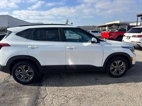 Used 2024 Kia Seltos S FWD image 4