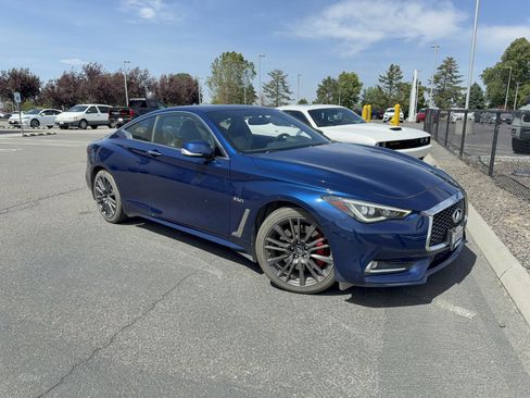 Used 2017 INFINITI Q60 Red Sport 400 AWD/4WD image 3