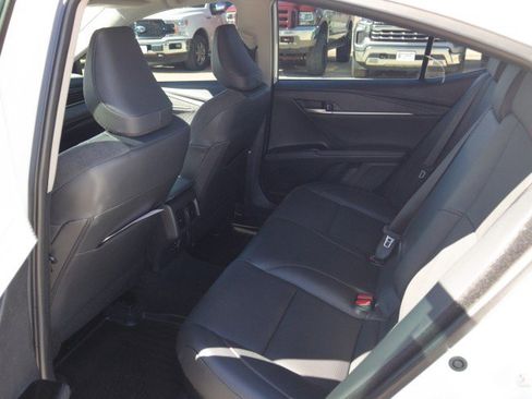 Used 2025 Toyota Camry XLE image 28