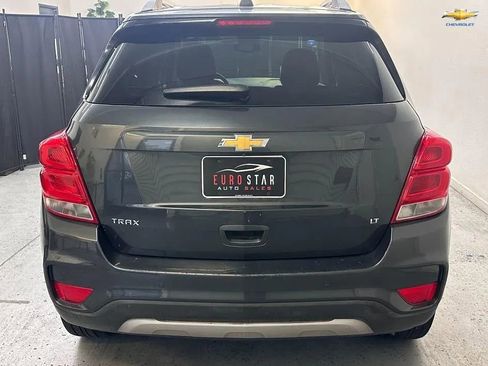Used 2017 Chevrolet Trax LT w/ Driver Confidence Package FWD image 5