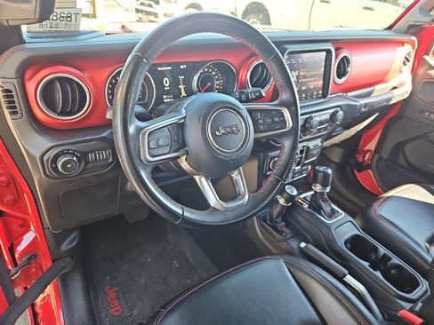 Used 2021 Jeep Wrangler Unlimited Rubicon w/ Xtreme Recon 35" Tire Package AWD/4WD image 13