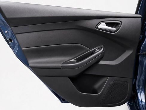 Used 2018 Ford Focus ST FWD image 22