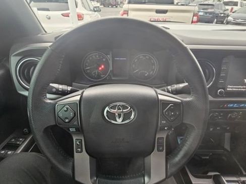 Used 2021 Toyota Tacoma TRD Off-Road AWD/4WD image 5