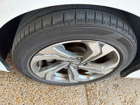 Used 2018 Honda Accord EX image 3