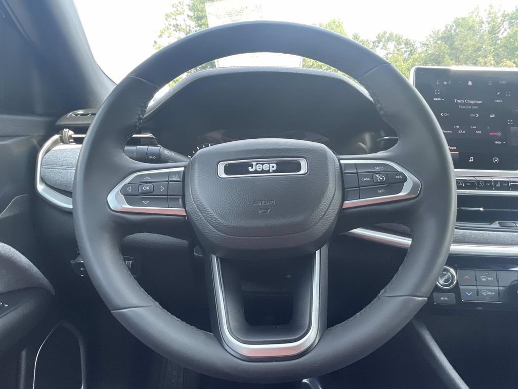 Used 2023 Jeep Compass Latitude AWD/4WD image 21