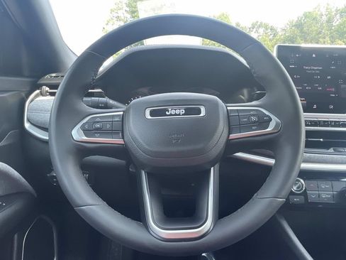 Used 2023 Jeep Compass Latitude AWD/4WD image 21