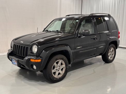 Used 2004 Jeep Liberty Limited w/ 17" Chrome Wheel & Tire Group image 1