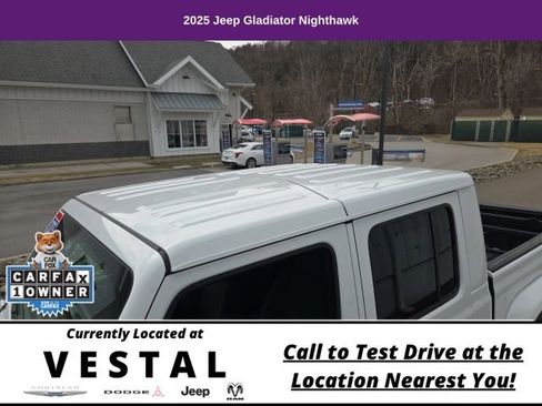 Used 2025 Jeep Gladiator Sport AWD/4WD image 10
