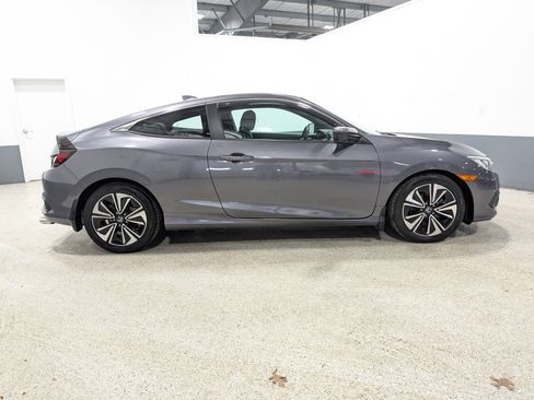 Used 2017 Honda Civic EX-T image 2