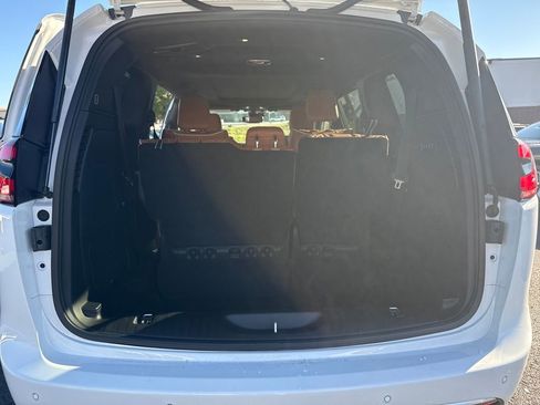 New 2026 Chrysler Pacifica Pinnacle image 25