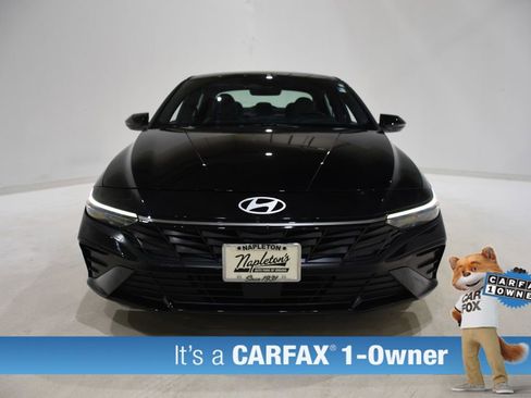 Used 2024 Hyundai Elantra Limited image 2