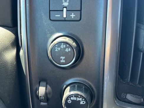 Used 2016 Chevrolet Silverado 2500 LT AWD/4WD image 15