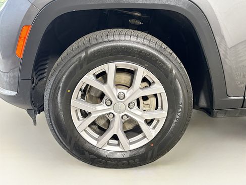 Used 2021 Jeep Grand Cherokee L Limited AWD/4WD image 31