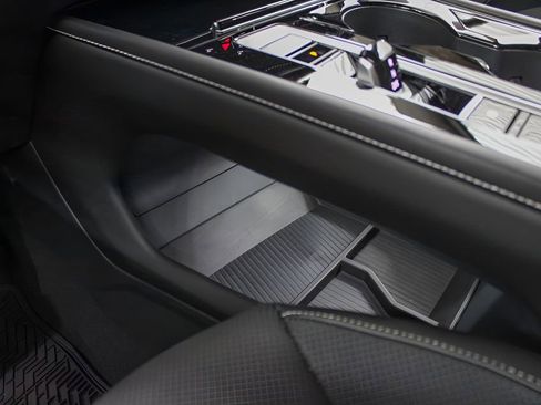 Used 2024 Volkswagen Atlas SE w/ Black Wheel Package FWD image 33