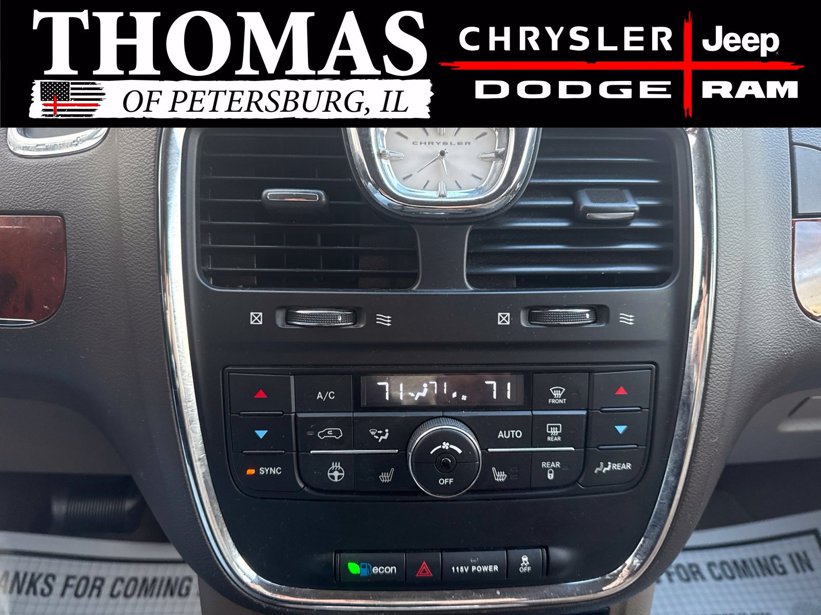 Used 2013 Chrysler Town & Country Touring-L FWD image 21