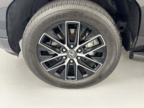 Used 2025 Lexus GX 550 w/ Cold Area Package AWD/4WD image 31