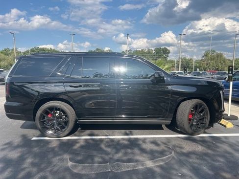 Used 2025 Cadillac Escalade Sport Platinum w/ LPO, Floor Liner Package AWD/4WD image 9