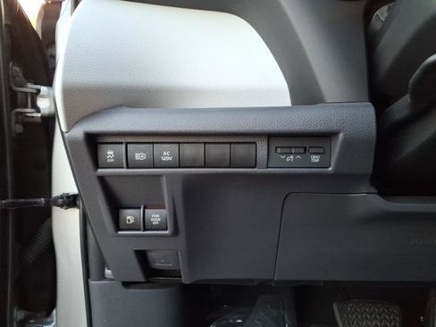 Used 2022 Toyota Sienna XSE w/ XSE Plus Package AWD/4WD image 23