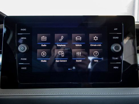 New 2026 Volkswagen Taos SE image 40