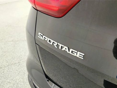 Used 2021 Kia Sportage EX AWD/4WD image 17