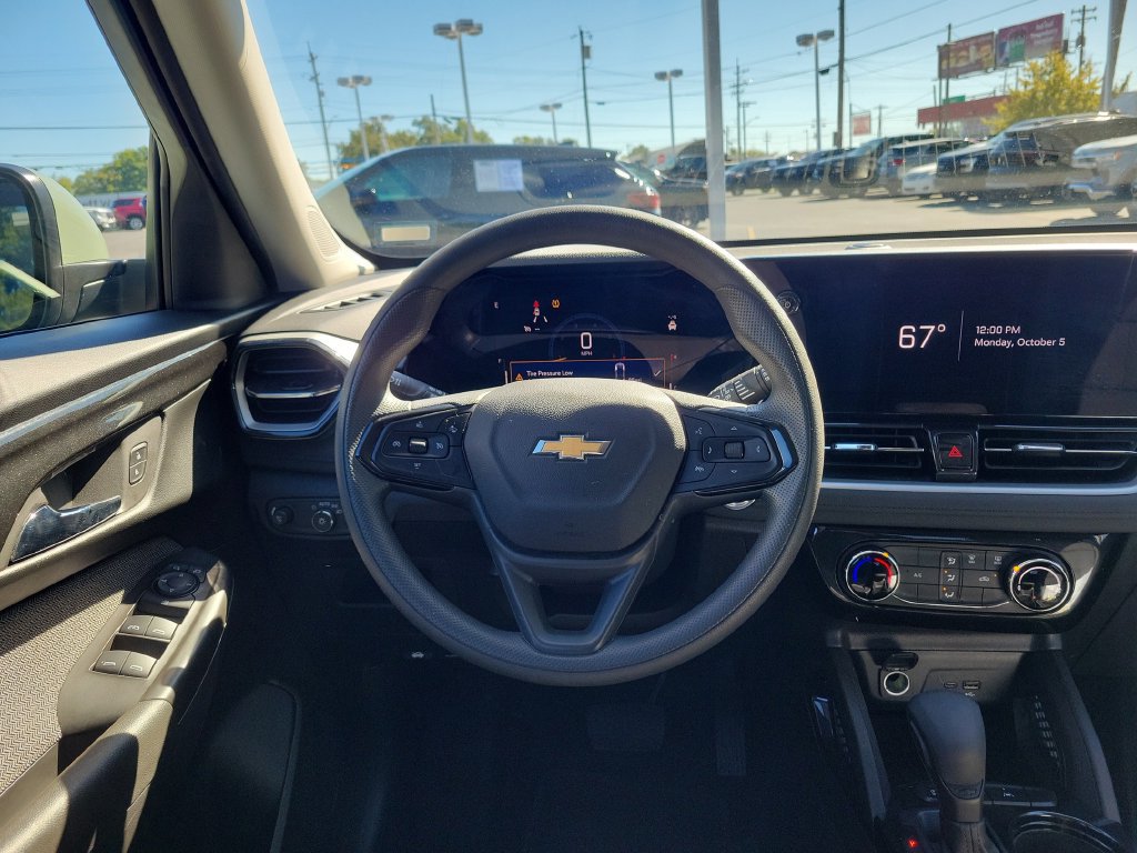 Used 2025 Chevrolet TrailBlazer LT FWD image 14